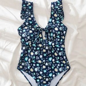 ⭐️Floral Ruffle Trim One Piece Swimsuit - SHEIN⭐️